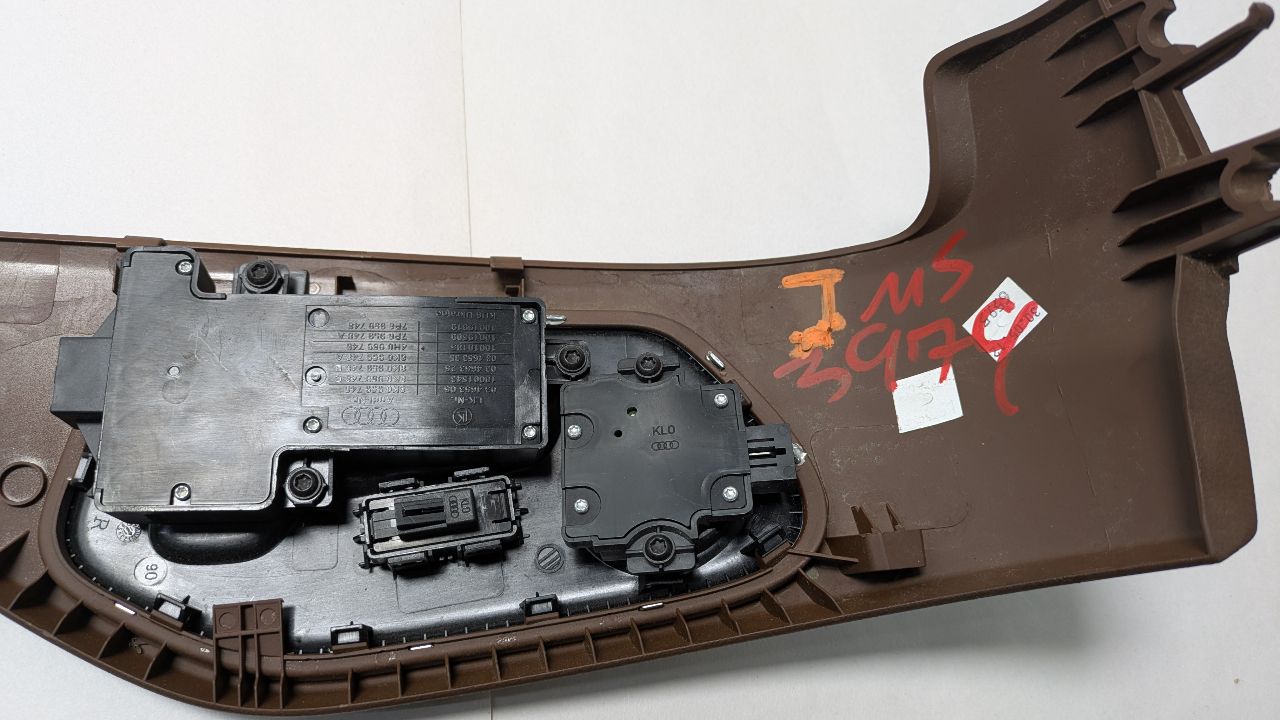 2013 AUDI A8 6cyl Supercharged 3.0 Dsh/Int/Seat Switch - 381773 — photo 5
