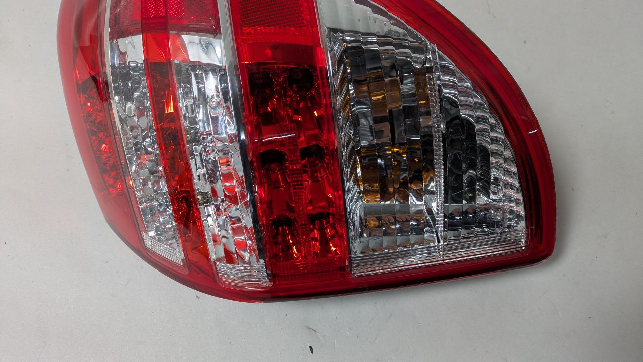2012 TOYOTA RAV4 4cyl Gasoline 2.5 DOHC Right TAIL LAMP - 381815 — photo 2