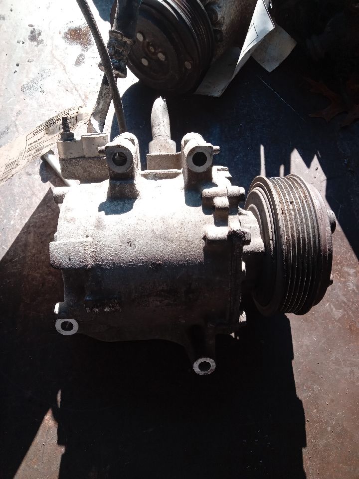 2013 HONDA CIVIC 4cyl Gasoline 1.8 VTEC AC COMPRESSOR - 381885 — photo 2