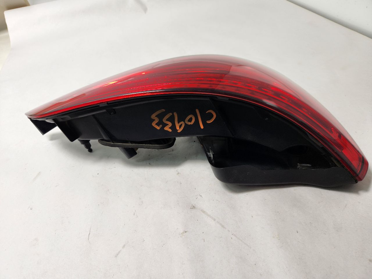 2014 AUDI Q5 6cyl Supercharged 3.0 Left TAIL LAMP - 381907 — photo 2