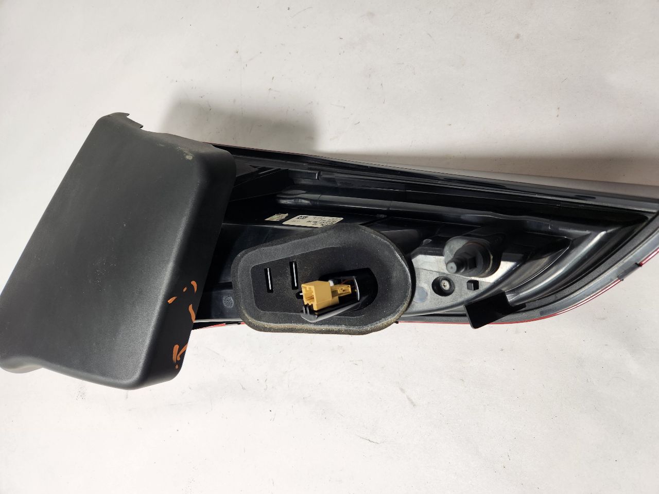 2014 AUDI Q5 6cyl Supercharged 3.0 Left TAIL LAMP - 381907 — photo 3