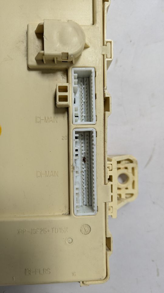 2012 HYUNDAI VELOSTER 1.6L 4cyl Gasoline Fuse Box, Engine - 381942 — photo 7