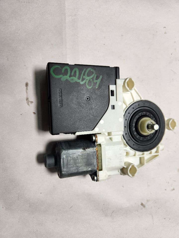 2016 VOLKSWAGEN TIGUAN 4cyl Gasoline Turbo 2.0 Left POWER WINDOW MOTOR - 381966