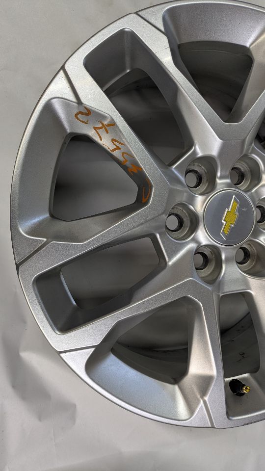 2021 CHEVROLET TRAVERSE 3.6L 6cyl Gasoline VVT WHEEL - 382152