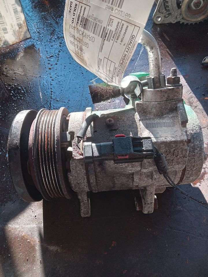 2004 DODGE DURANGO 8cyl Gasoline 4.7 AC COMPRESSOR - 382465 — photo 1