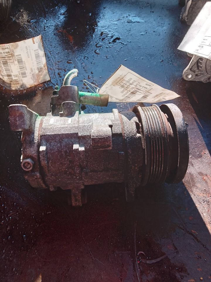 2004 DODGE DURANGO 8cyl Gasoline 4.7 AC COMPRESSOR - 382465 — photo 2