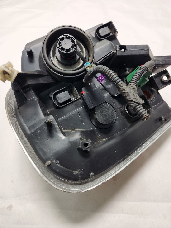 2004 DODGE DURANGO 8cyl Gasoline 4.7 Left HEADLAMP ASSEMBLY - 382477 — photo 8