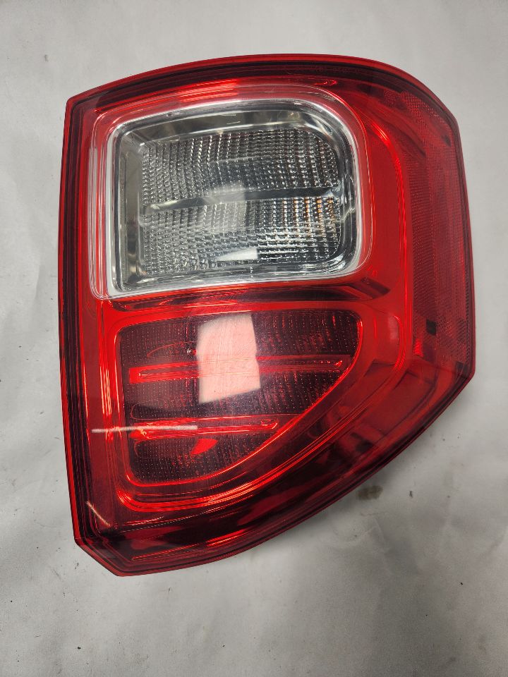 2013 JEEP COMPASS 4cyl Gasoline 2.4 Left TAIL LAMP - 382930