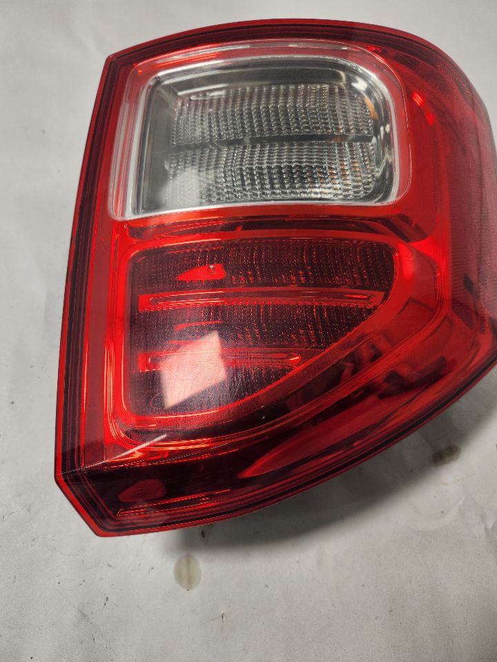 2013 JEEP COMPASS 4cyl Gasoline 2.4 Left TAIL LAMP - 382930 — photo 2