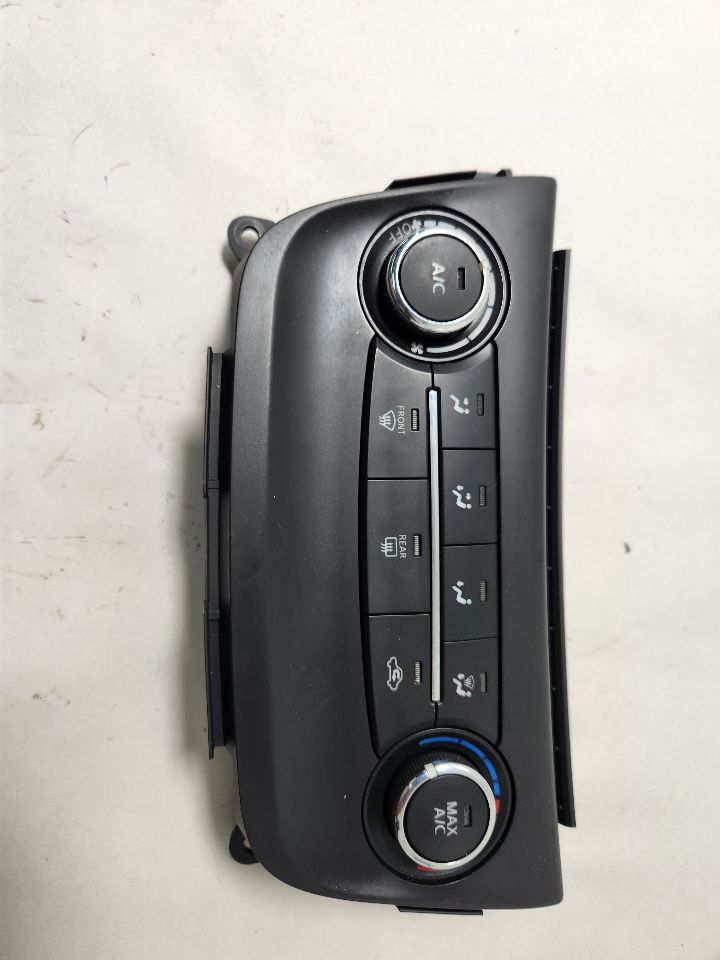 2016 NISSAN SENTRA 4cyl Gasoline 1.8 TEMP CONTROL - 382989 — photo 1