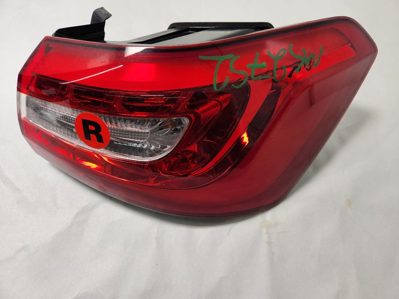 2014 KIA CADENZA 6cyl Gasoline 3.3 Right TAIL LAMP - 382998