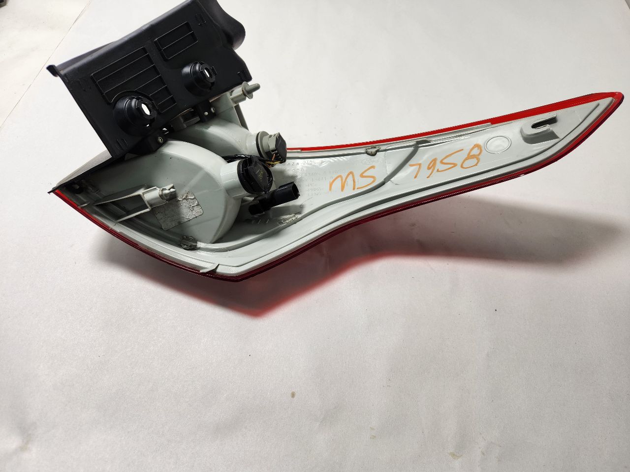 2014 FORD ESCAPE 4cyl 1.6 EcoBoost Left TAIL LAMP - 383056 — photo 2