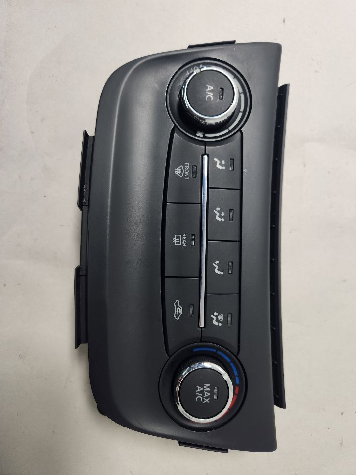 2015 NISSAN SENTRA 4cyl Gasoline 1.8 TEMP CONTROL - 383071 — photo 1