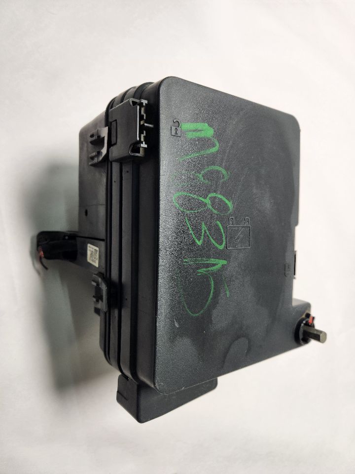 2015 GMC TERRAIN 4cyl Gasoline 2.4 Fuse Box, Engine - 383530 — photo 1