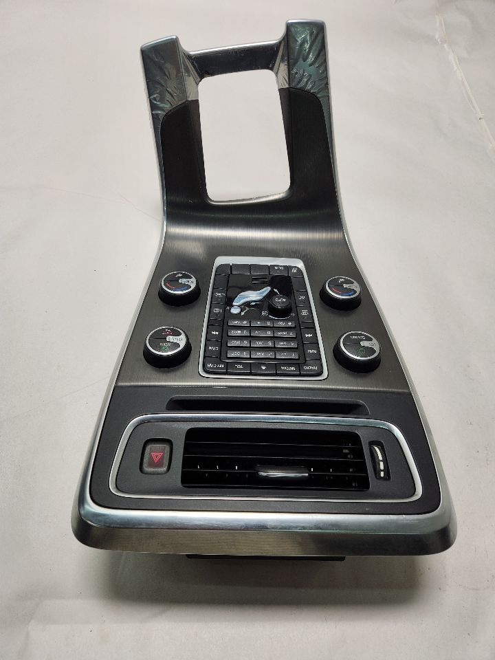 2013 VOLVO 60 SERIES 5cyl Gasoline Turbo 2.5 Console, Front - 383607