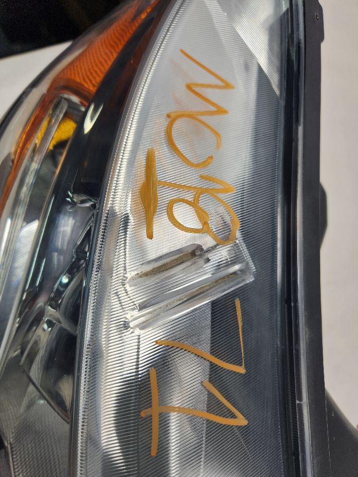 2017 NISSAN NV200 2.0L 4cyl Gasoline VVT Right HEADLAMP ASSEMBLY - 383865 — photo 8