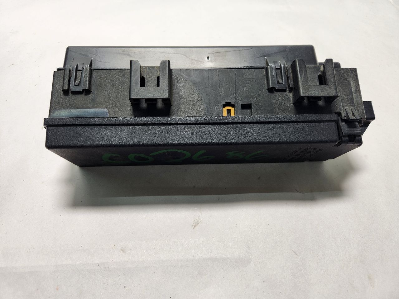 2004 DODGE DURANGO 8cyl Gasoline 4.7 Fuse Box, Engine - 383952 — photo 1