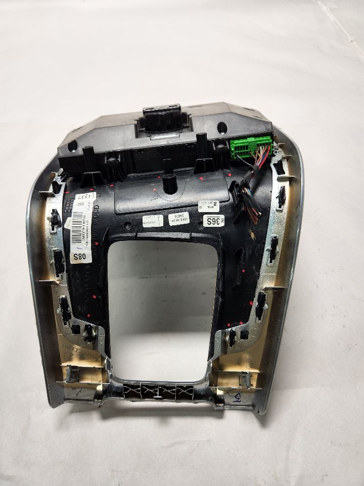 2012 VOLVO 60 SERIES 5cyl Gasoline Turbo 2.5 Console, Front - 383963 — photo 3