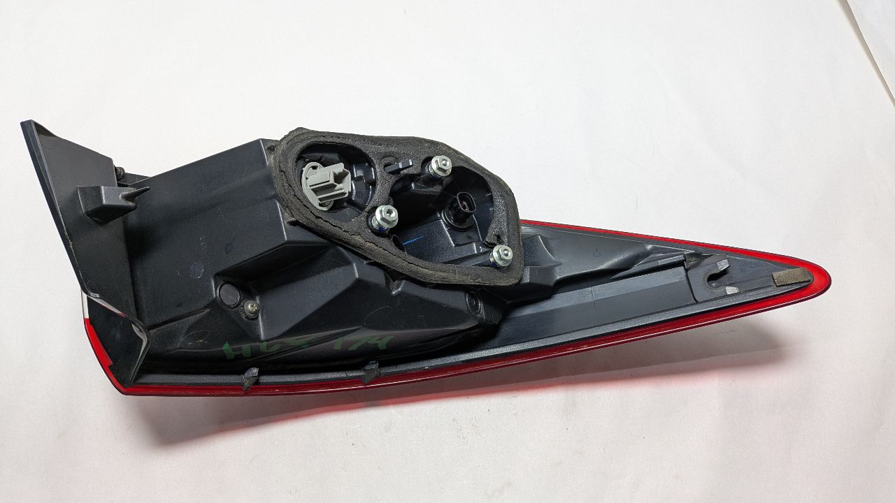 2015 MAZDA 6 4cyl Gasoline 2.5 DOHC Right TAIL LAMP - 384038 — photo 3