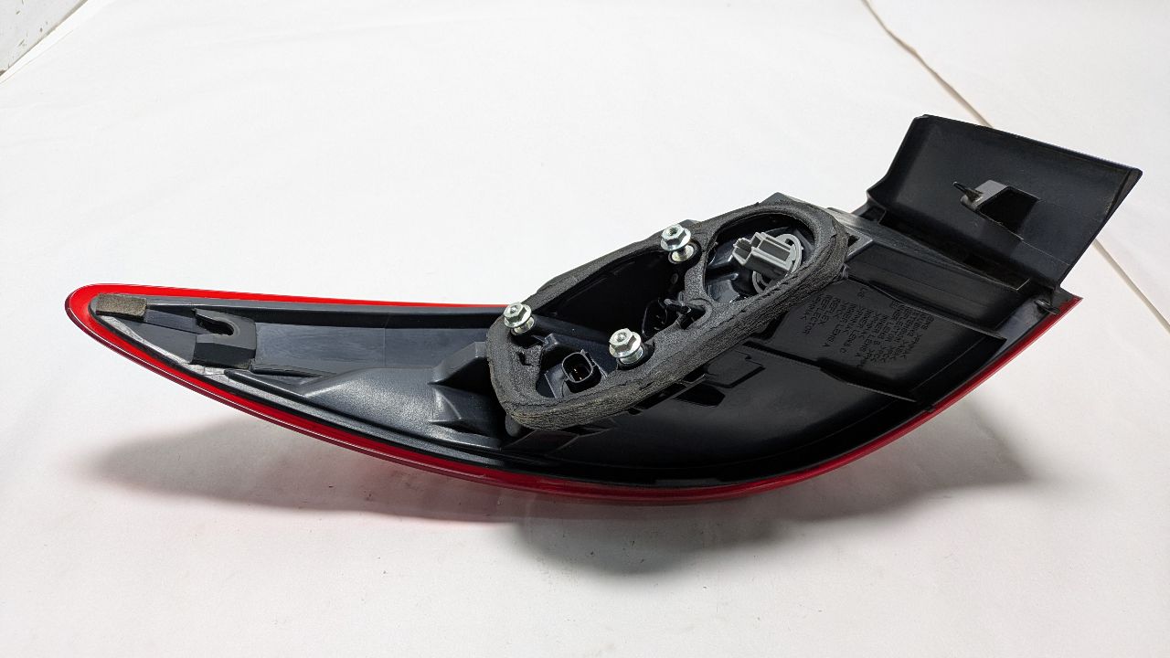 2015 MAZDA 6 4cyl Gasoline 2.5 DOHC Right TAIL LAMP - 384038 — photo 4