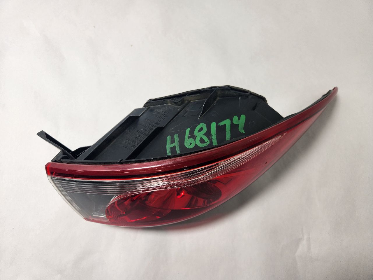 2015 MAZDA 6 4cyl Gasoline 2.5 DOHC Left TAIL LAMP - 384040 — photo 2