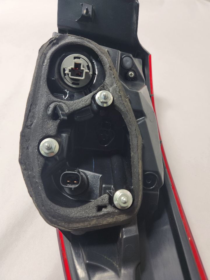 2015 MAZDA 6 4cyl Gasoline 2.5 DOHC Left TAIL LAMP - 384040 — photo 4