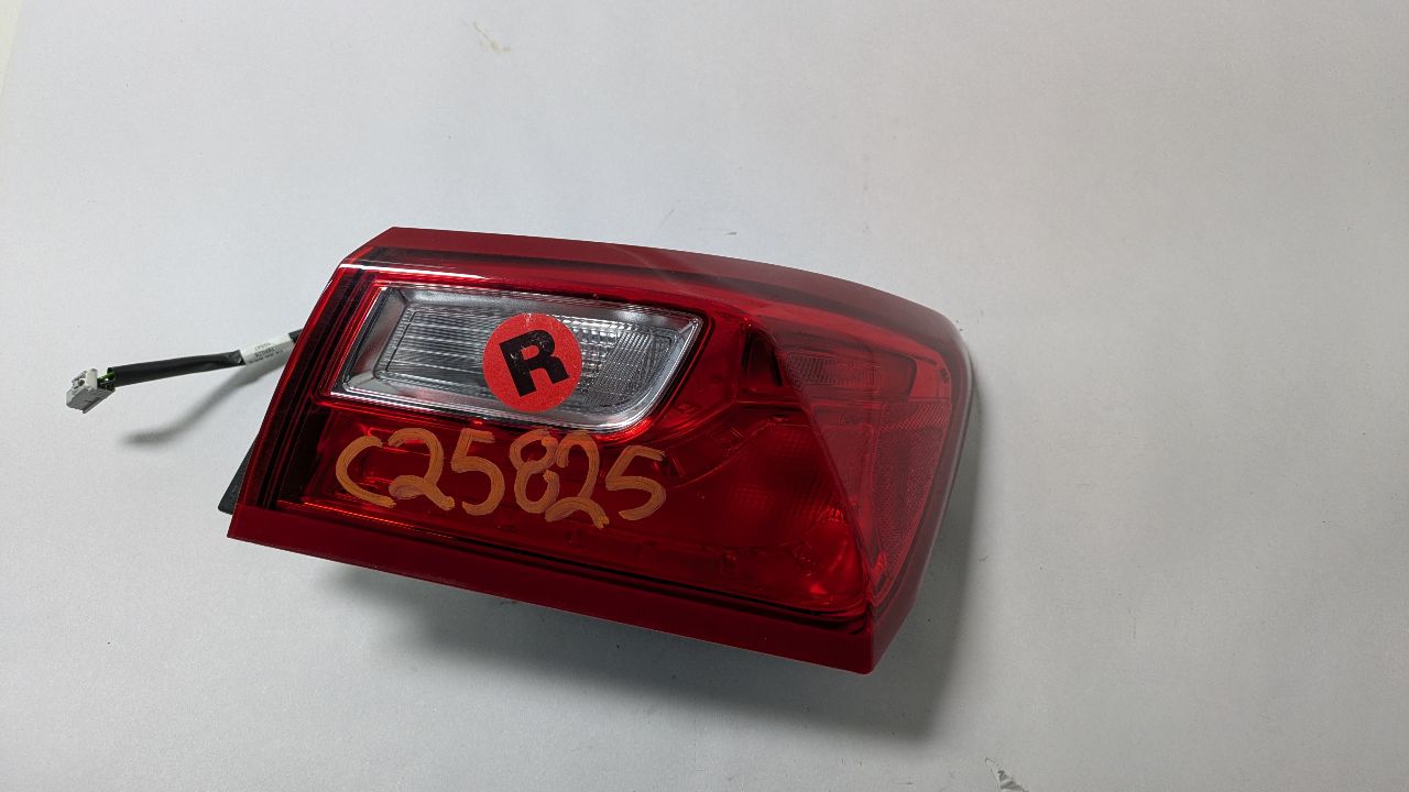 2017 CHEVROLET MALIBU 4cyl Gasoline Turbo 1.5 Right TAIL LAMP - 384262