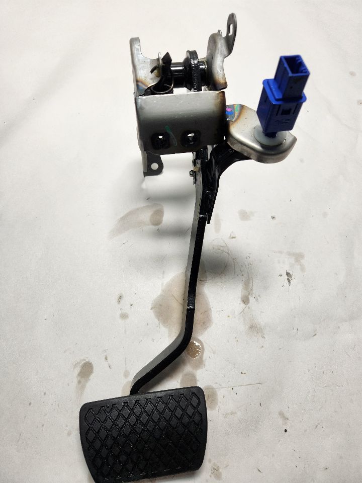 2025 HONDA HR-V 2.0L 4cyl Gasoline Pedal, Brake/Clutch - 384283