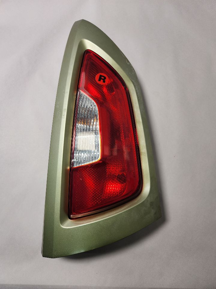 2013 KIA SOUL 4cyl Gasoline 2.0 Right TAIL LAMP - 384452 — photo 1