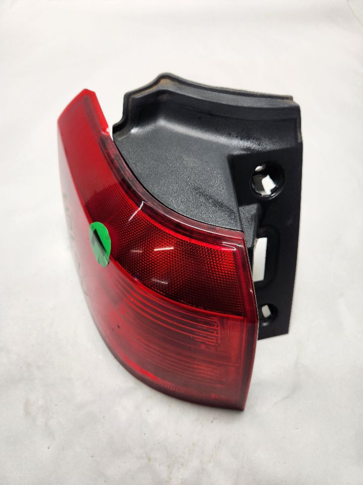2013 GMC TERRAIN 4cyl Gasoline 2.4 Left TAIL LAMP - 384494 — photo 2