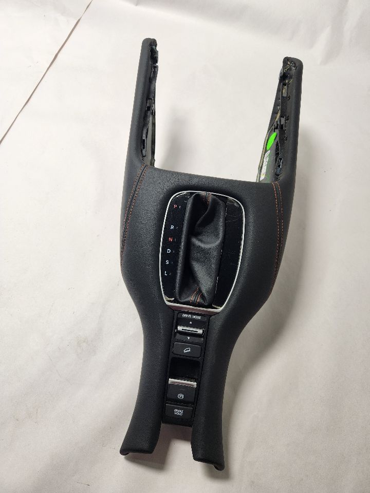 2025 HONDA HR-V 2.0L 4cyl Gasoline Console, Front - 384756