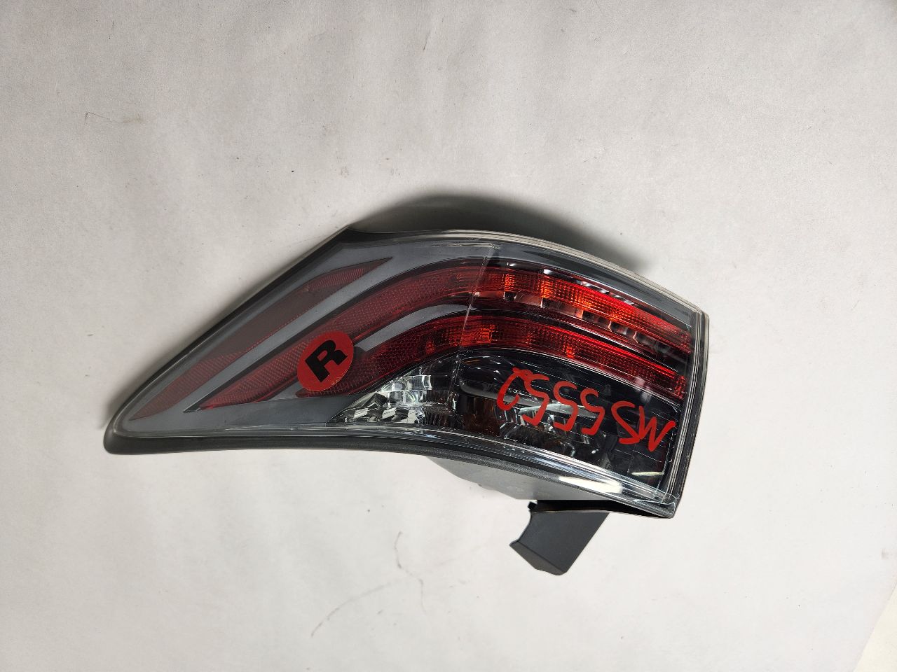 2013 LEXUS CT200H 4cyl Hybrid 1.8 Right TAIL LAMP - 384831