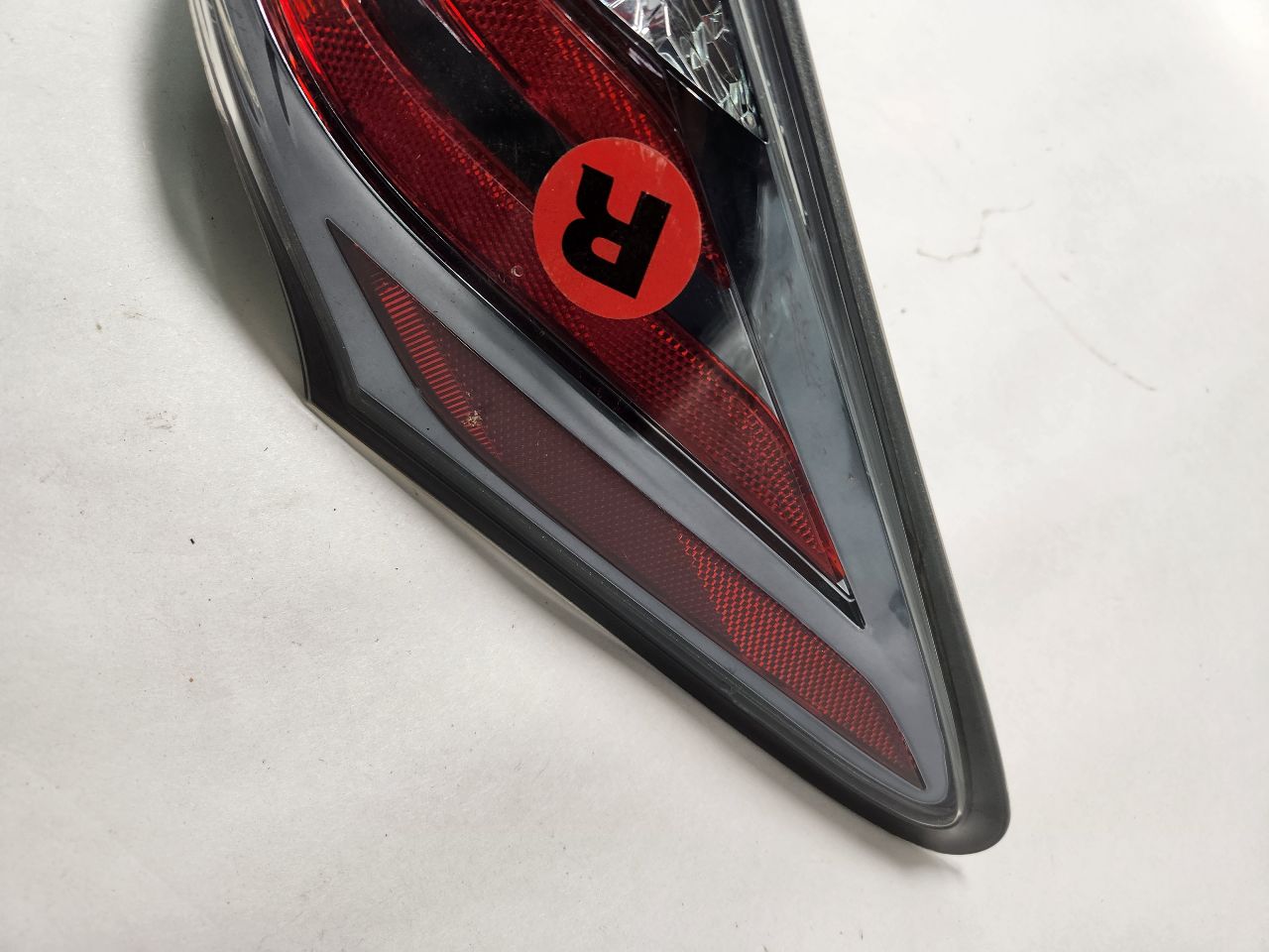 2013 LEXUS CT200H 4cyl Hybrid 1.8 Right TAIL LAMP - 384831 — photo 2