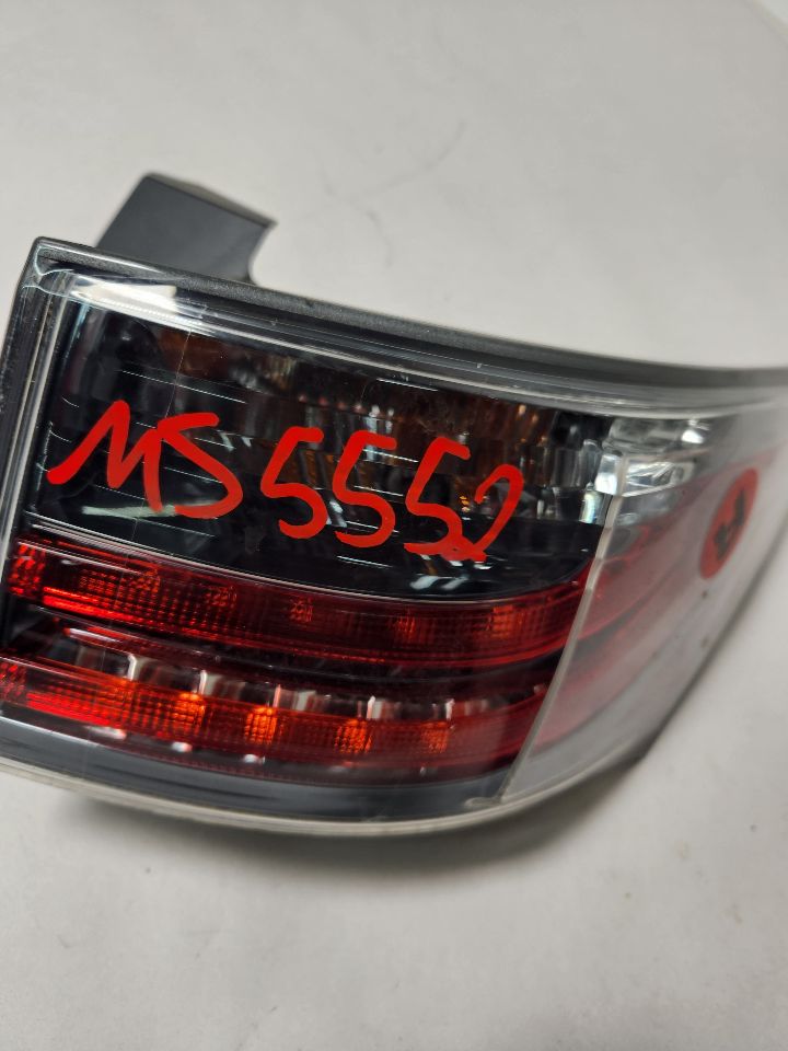 2013 LEXUS CT200H 4cyl Hybrid 1.8 Right TAIL LAMP - 384831 — photo 3