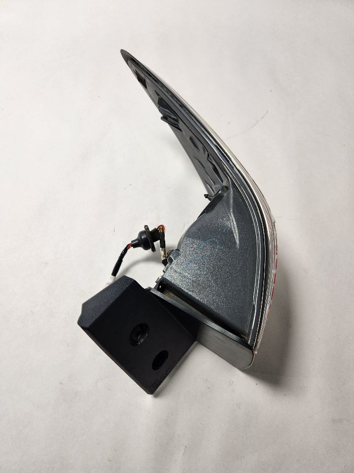 2013 LEXUS CT200H 4cyl Hybrid 1.8 Right TAIL LAMP - 384831 — photo 4
