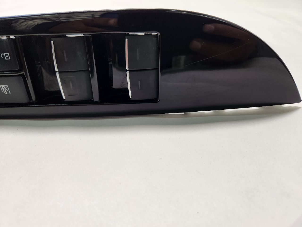 2023 TOYOTA COROLLA 2.0L 4cyl Gasoline Left Front Door Switch - 384840 — photo 3