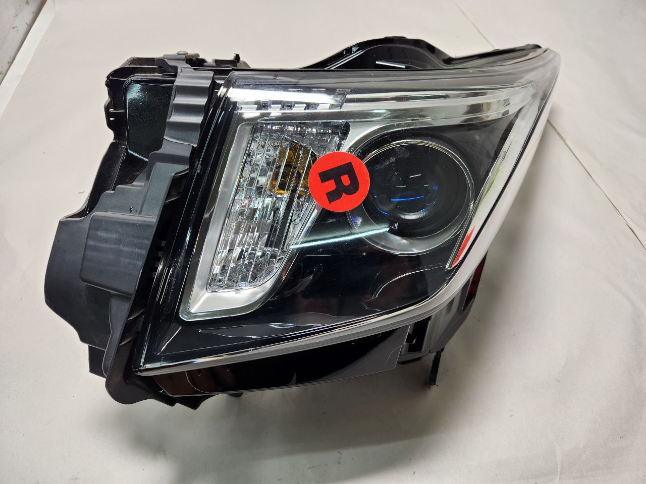 2013 CADILLAC ATS 4cyl Gasoline Turbo 2.0 Right HEADLAMP ASSEMBLY - 384936
