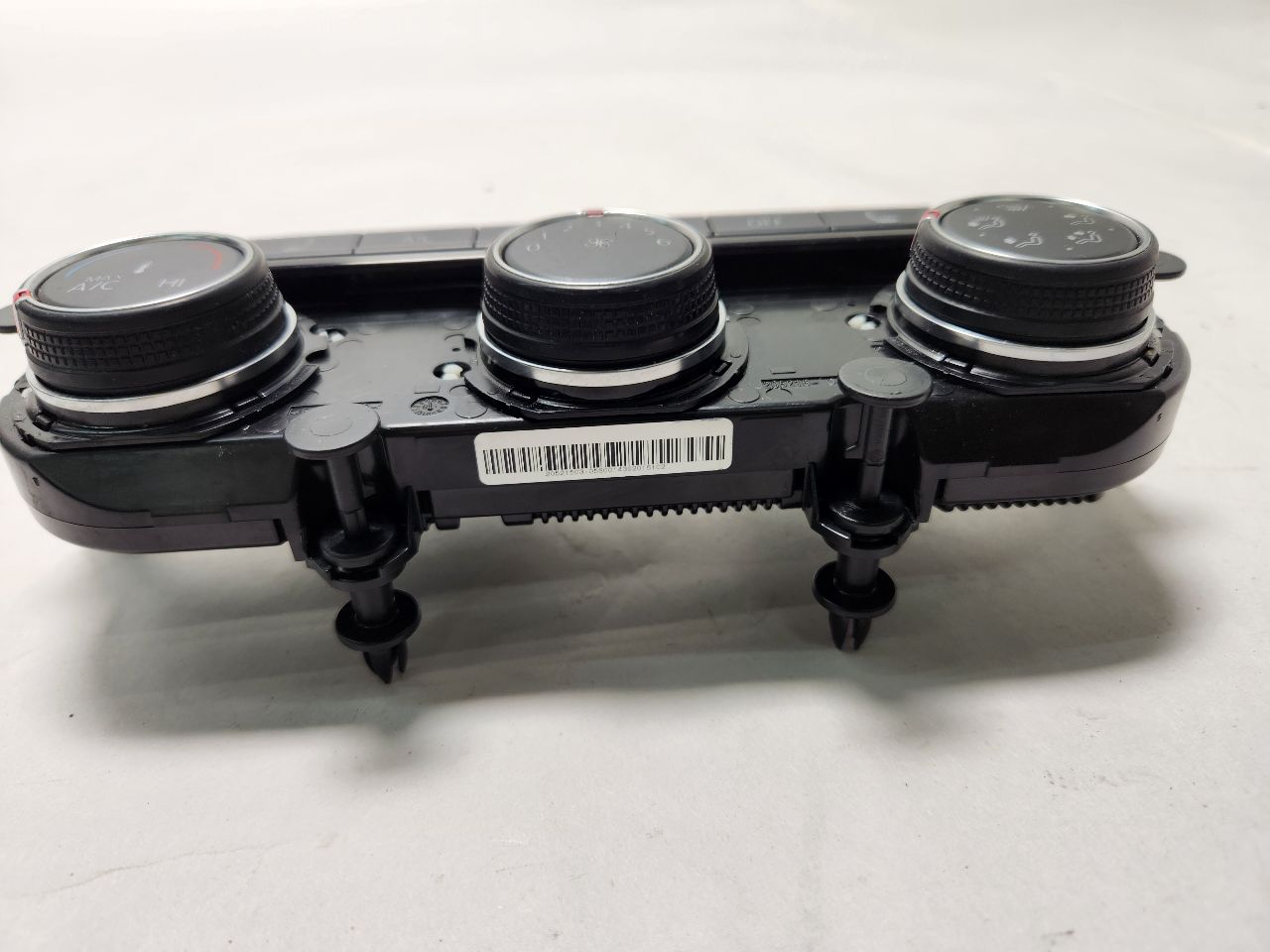 2017 VOLKSWAGEN GOLF 4cyl Gasoline Turbo 1.8 TEMP CONTROL - 385004 — photo 2