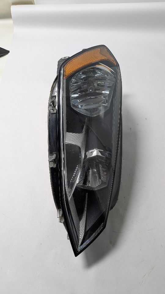 2017 VOLKSWAGEN GOLF 4cyl Gasoline Turbo 1.8 Right HEADLAMP ASSEMBLY - 385007