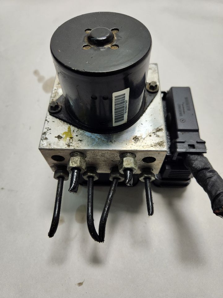 2016 CHEVROLET MALIBU 4cyl Gasoline 2.5 DOHC Anti-lock Brake Pts - 385153 — photo 3
