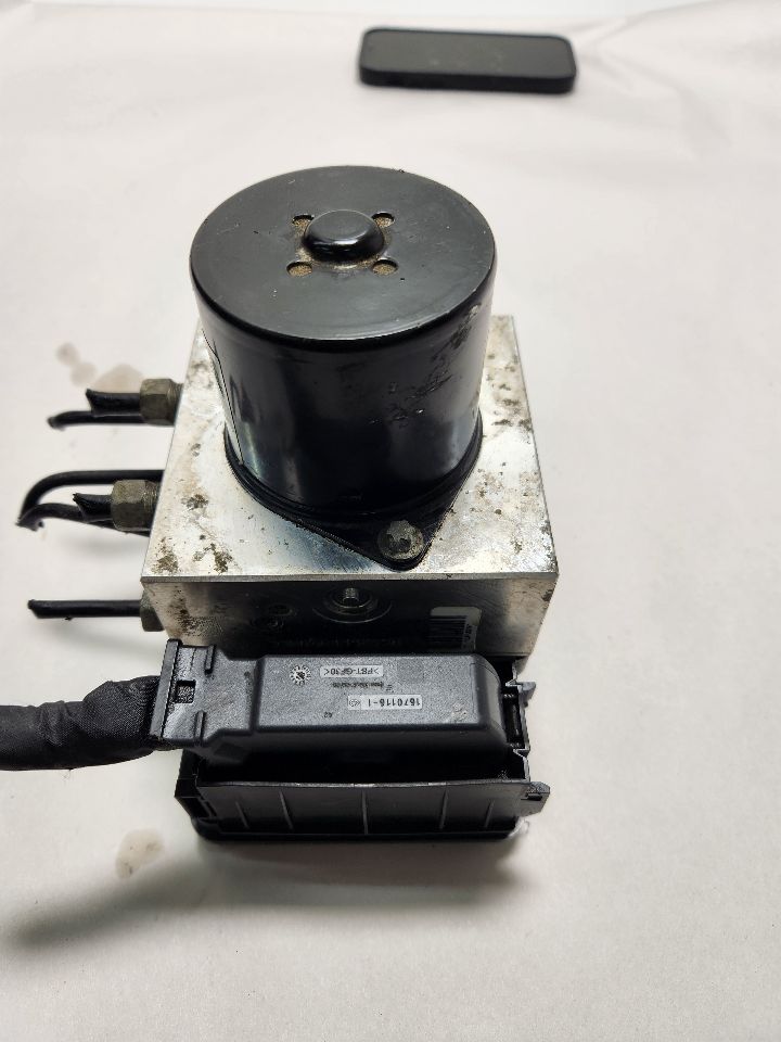 2016 CHEVROLET MALIBU 4cyl Gasoline 2.5 DOHC Anti-lock Brake Pts - 385153 — photo 4