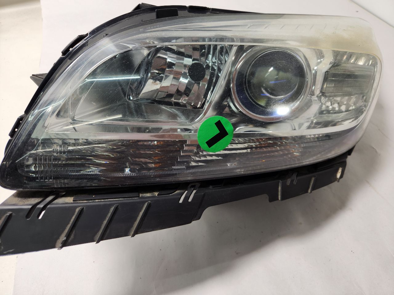 2016 CHEVROLET MALIBU 4cyl Gasoline 2.5 DOHC Left HEADLAMP ASSEMBLY - 385156 — photo 2