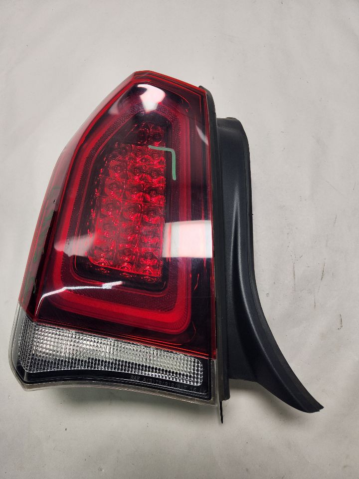 2020 CHRYSLER 300 3.6L 6cyl VVT Left TAIL LAMP - 385221