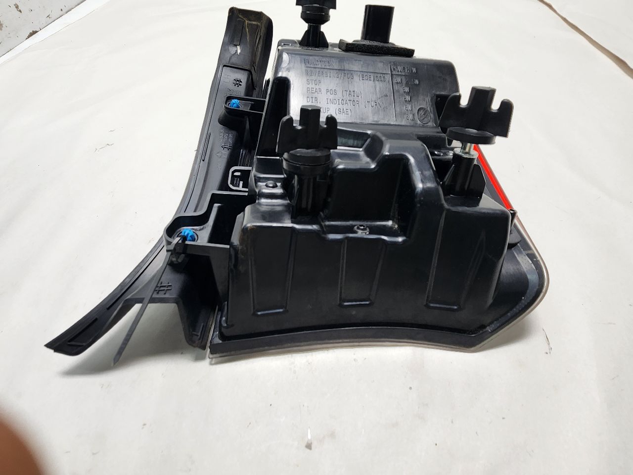 2020 CHRYSLER 300 3.6L 6cyl VVT Left TAIL LAMP - 385221 — photo 6