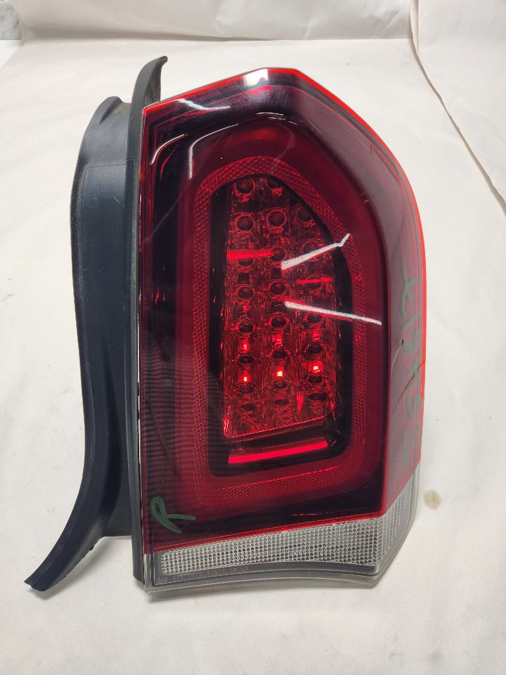 2020 CHRYSLER 300 3.6L 6cyl VVT Right TAIL LAMP - 385229
