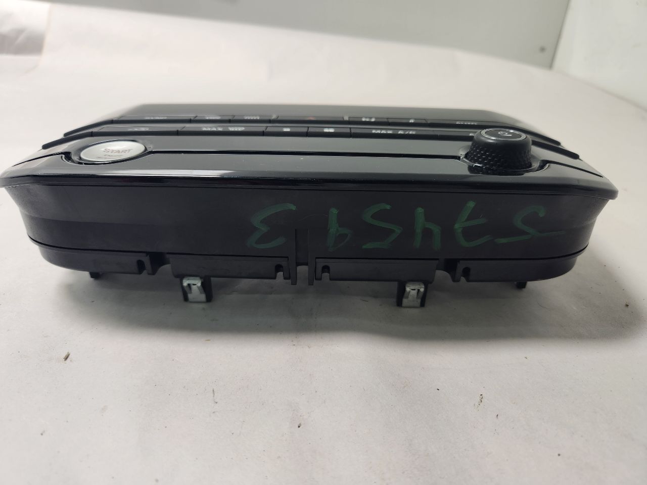 2017 JAGUAR XE 4cyl Diesel Turbo 2.0 TEMP CONTROL - 385234 — photo 2