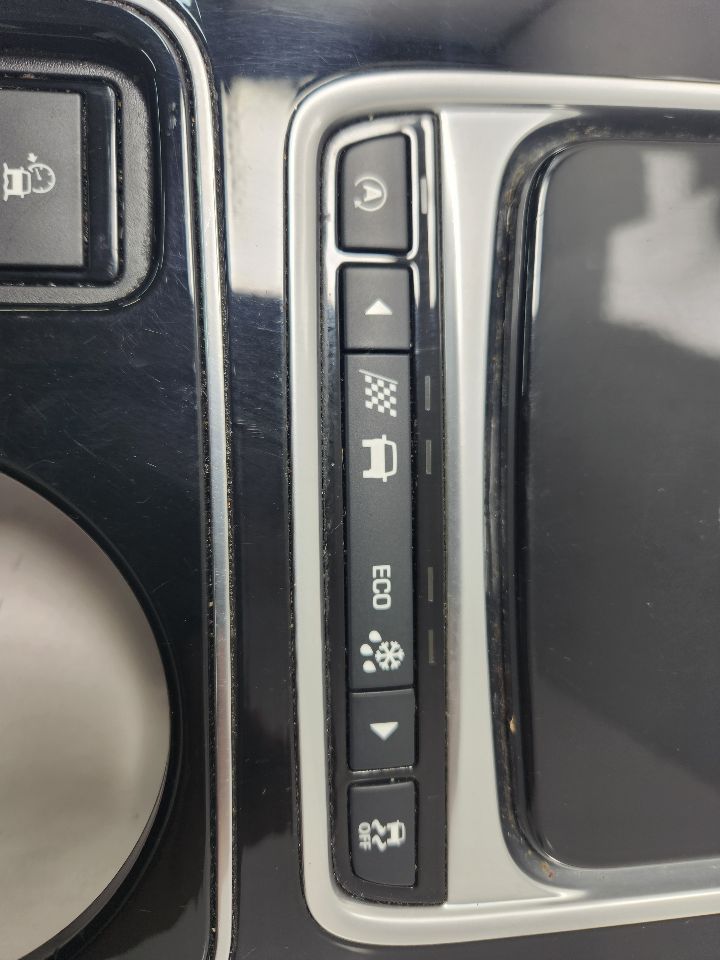 2017 JAGUAR XE 4cyl Diesel Turbo 2.0 Console, Front - 385238 — photo 3