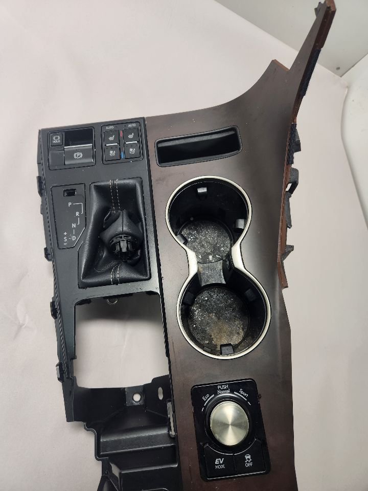 2022 LEXUS RX450H 3.5L 6cyl Hybrid Console, Front - 385273 — photo 3