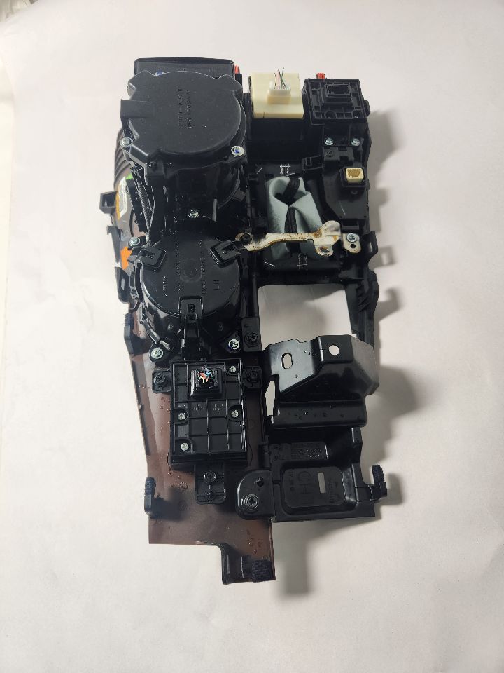 2022 LEXUS RX450H 3.5L 6cyl Hybrid Console, Front - 385273 — photo 5