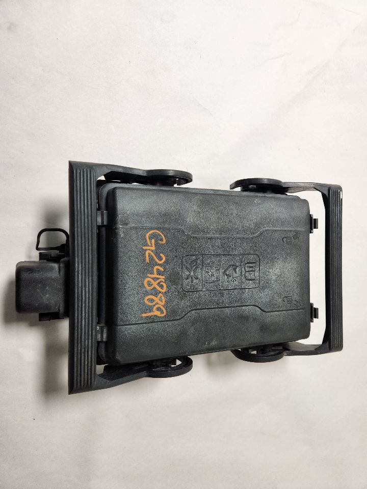 2015 CHEVROLET SILVERADO 1500 PICKUP 6cyl Gasoline 4.3 Fuse Box, Engine - 385417